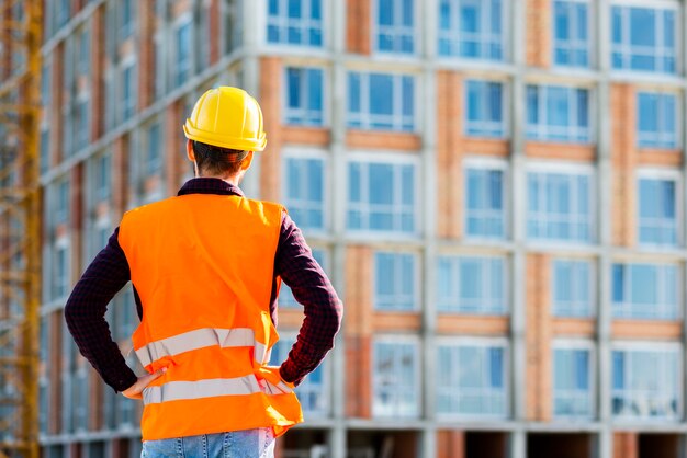 وکیل مشارکت در ساخت مهندس ناظر محمدرضا محمدحسینی وکیل دادگستری